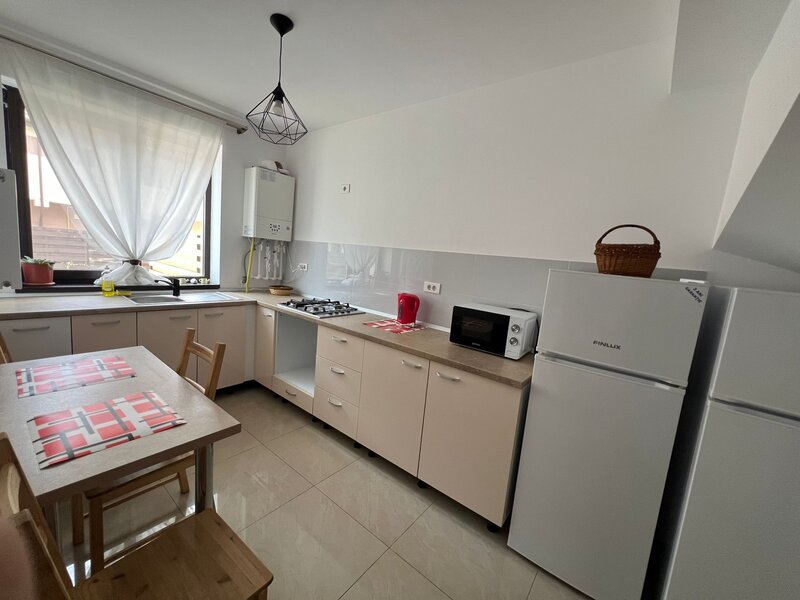 vila stil medit./5cam/150mp util+gradina+2parcari/20min metrou Leonida